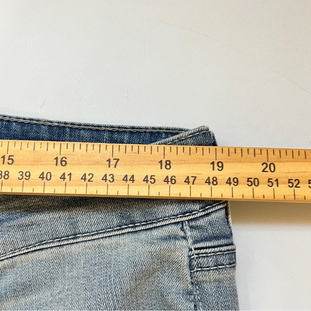 Bandolino Blue Denim Ankle Jeans with Floral Side Print - Picture 5 of 13